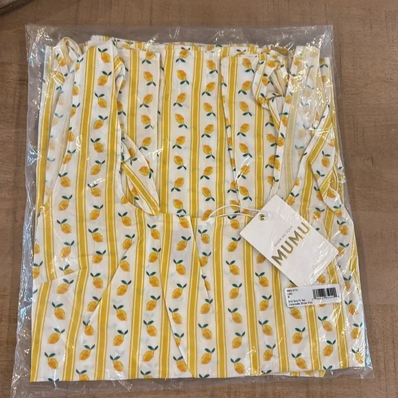 Show Me Your MuMu Britt Bow PJ Set Limoncello Stripe Print Medium NEW NWT Trendy - Picture 5 of 7